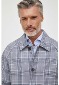 TOMMY HILFIGER - Tommy Hilfiger płaszcz z domieszką wełny kolor granatowy przejściowy. Okazja: na co dzień. Kolor: niebieski. Materiał: wełna. Długość rękawa: raglanowy rękaw. Styl: casual #5