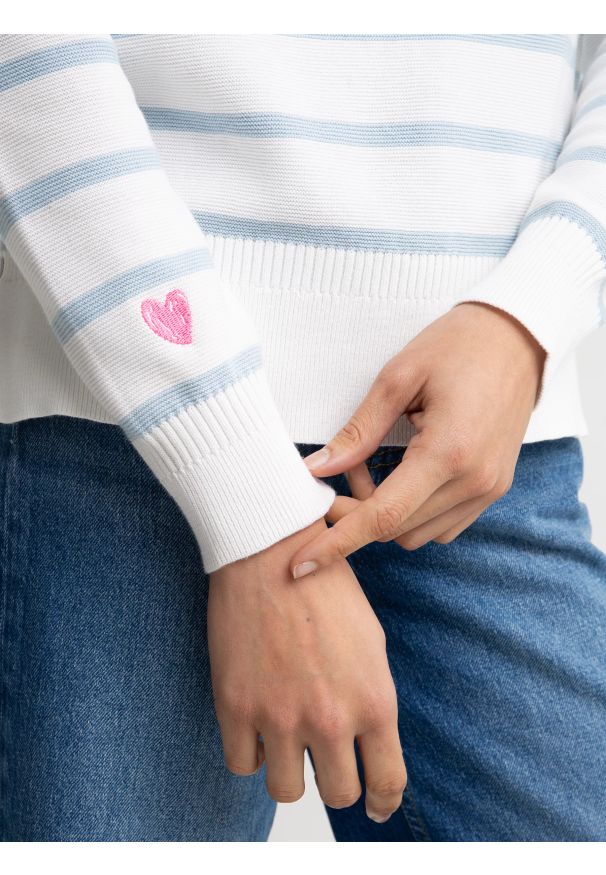 Big-Star - Sweter damski bawełniany błękitny Heartelia 400. Okazja: na co dzień. Kolor: niebieski. Materiał: bawełna. Wzór: paski, ze splotem, haft. Styl: casual, klasyczny
