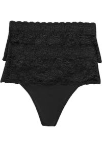 bonprix - Stringi o średnim stopniu modelowania sylwetki (2 pary). Kolor: czarny. Materiał: koronka. Wzór: koronka #1