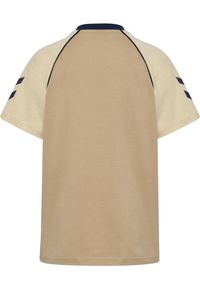 Koszulka dla dzieci Hummel Rolf. Kolor: beżowy. Materiał: jersey. Wzór: nadruk #2
