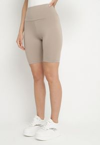 Born2be - Beżowe Szorty Kolarki z Wysokim Stanem Nalirelle. Okazja: na co dzień. Stan: podwyższony. Kolor: beżowy. Styl: klasyczny, elegancki, casual #1
