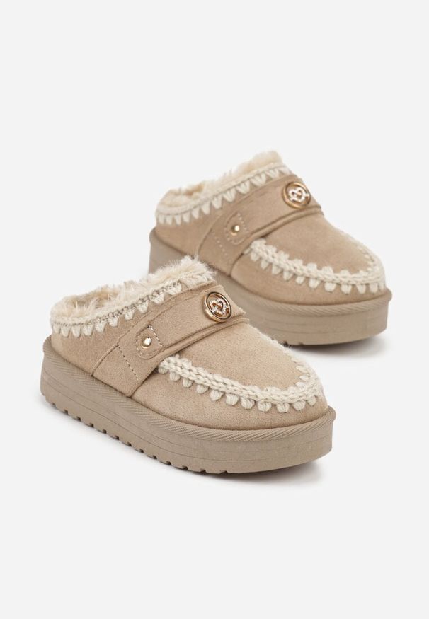 Born2be - Beżowe Niskie Śniegowce na Platformie z Haftowanymi Detalami Raesia. Okazja: na uczelnię, na co dzień. Kolor: beżowy. Materiał: jeans. Wzór: haft. Sezon: zima. Styl: casual, elegancki