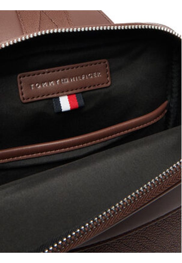 TOMMY HILFIGER - Tommy Hilfiger Saszetka Th Flag Monogram Sling Pack AM0AM14140 Brązowy. Kolor: brązowy. Materiał: skóra