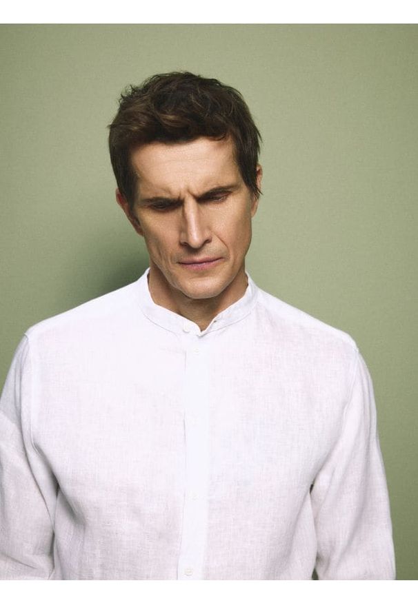 Reserved - Lniana koszula regular fit - biały. Kolor: biały. Materiał: len