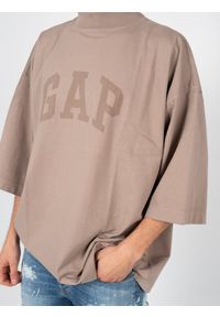 Yeezy Gap Engineered by Balenciaga - Yeezy Gap Engineered By Balenciaga T-Shirt "Dove" | 719615 TMVQ2 | Mężczyzna | Piaskowy. Materiał: bawełna. Wzór: nadruk #7