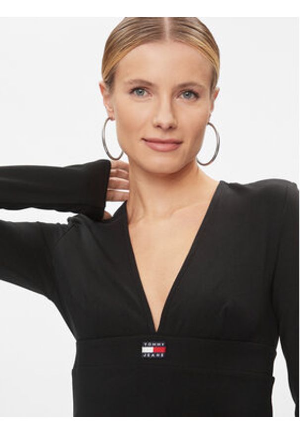 Tommy Jeans Sukienka codzienna Xs Badge DW0DW16484 Czarny Slim Fit. Okazja: na co dzień. Kolor: czarny. Materiał: bawełna. Typ sukienki: proste. Styl: casual