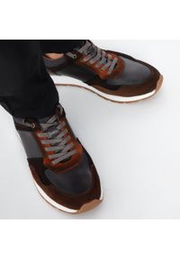 Wittchen - Męskie sneakersy z dwóch rodzajów skór cieniowane brązowo-szare. Okazja: na co dzień. Kolor: brązowy, szary, wielokolorowy. Materiał: skóra #5