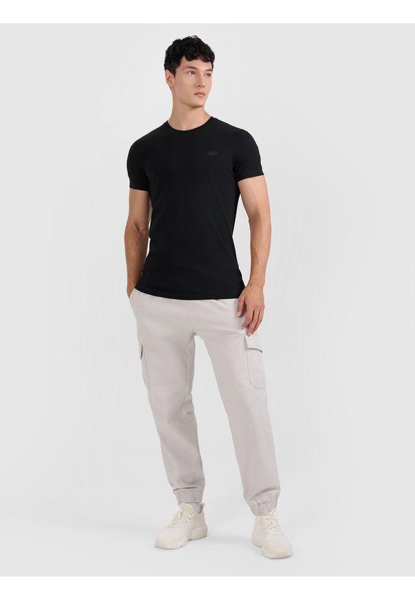 4f - 4F T-shirt slim gładki męski - czarny S. Okazja: na co dzień. Kolor: czarny. Materiał: bawełna. Wzór: gładki. Styl: casual