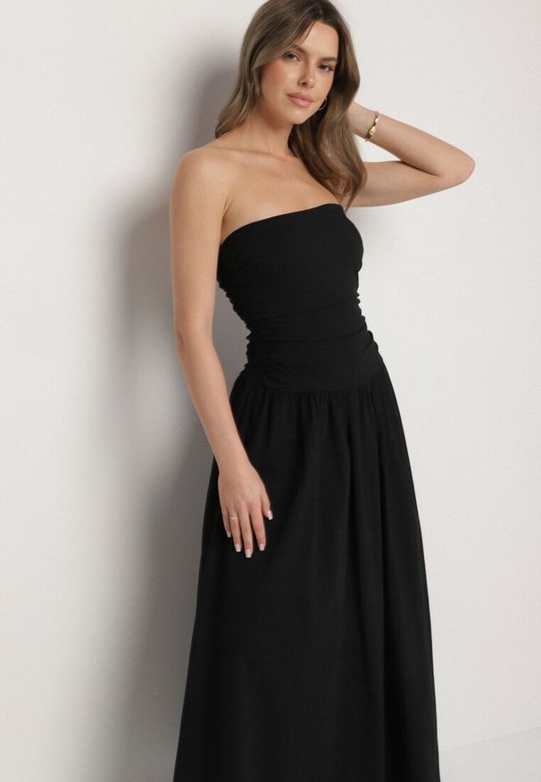Born2be - Czarna Sukienka z Bawełny Typu Bodycon Filarose. Okazja: na randkę, na co dzień, na imprezę. Kolor: czarny. Materiał: bawełna. Typ sukienki: bodycon. Styl: elegancki, casual, klasyczny