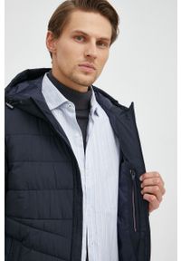 TOMMY HILFIGER - Tommy Hilfiger kurtka męska kolor granatowy przejściowa. Okazja: na co dzień. Kolor: niebieski. Materiał: syntetyk, materiał. Styl: casual #4