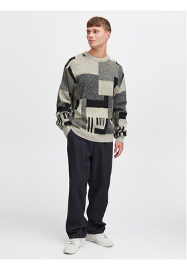 !SOLID - Solid Sweter 21108046 Szary Regular Fit. Kolor: szary. Materiał: syntetyk