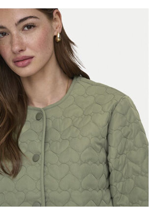 only - ONLY Kurtka przejściowa Heart 15366265 Zielony Regular Fit. Kolor: zielony. Materiał: syntetyk