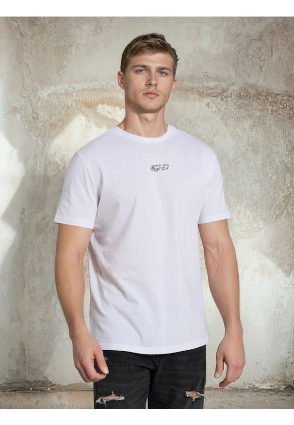 Sinsay - Bawełniana koszulka z nadrukiem - biały. Kolor: biały. Materiał: bawełna. Wzór: nadruk