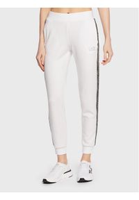 EA7 Emporio Armani Spodnie dresowe 3RTP73 TJLQZ 1100 Biały Regular Fit. Kolor: biały. Materiał: dresówka, syntetyk #1