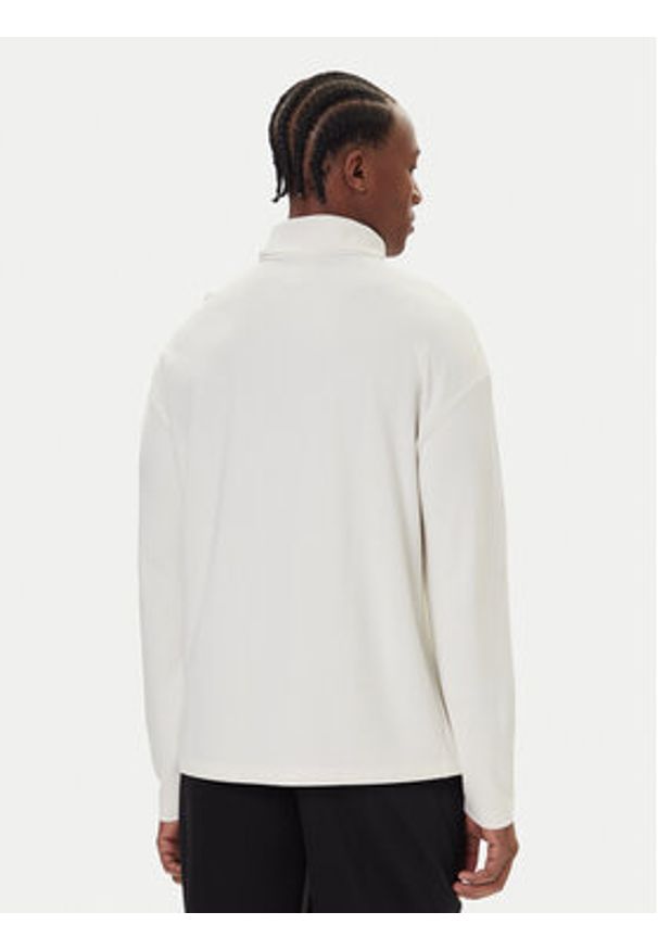 Calvin Klein Golf LV04LD215G Biały Regular Fit. Typ kołnierza: golf. Kolor: biały. Materiał: wiskoza, syntetyk