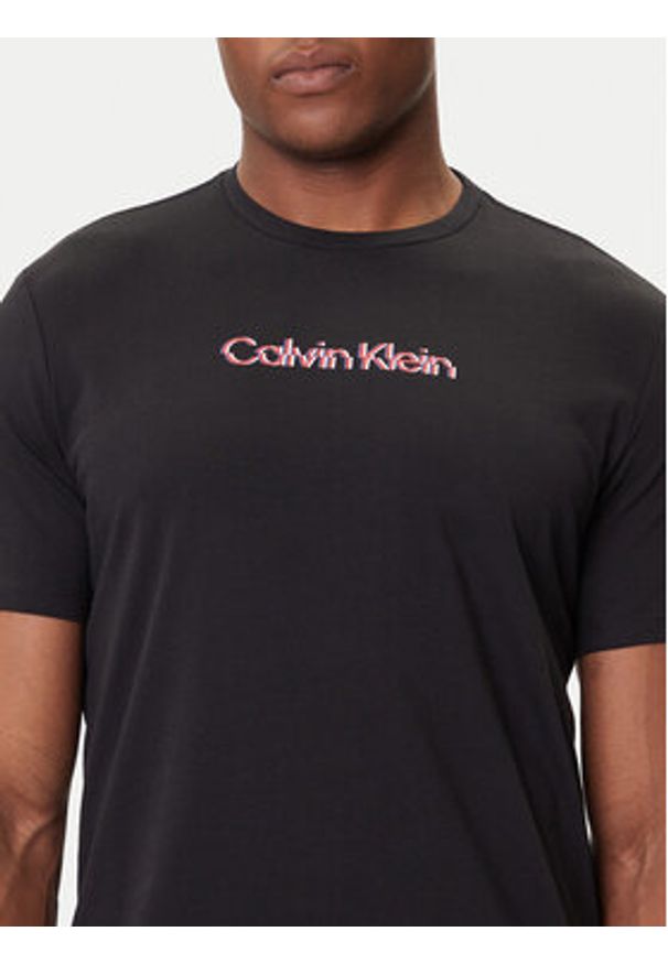 Calvin Klein Jeans T-Shirt Glitched Logo LV04RC858G Czarny Regular Fit. Kolor: czarny. Materiał: bawełna