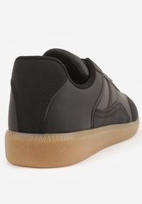 Renee - Czarne Sneakersy z Ozdobnymi Przeszyciami przed Kostkę Redala. Wysokość cholewki: przed kostkę. Kolor: czarny #7