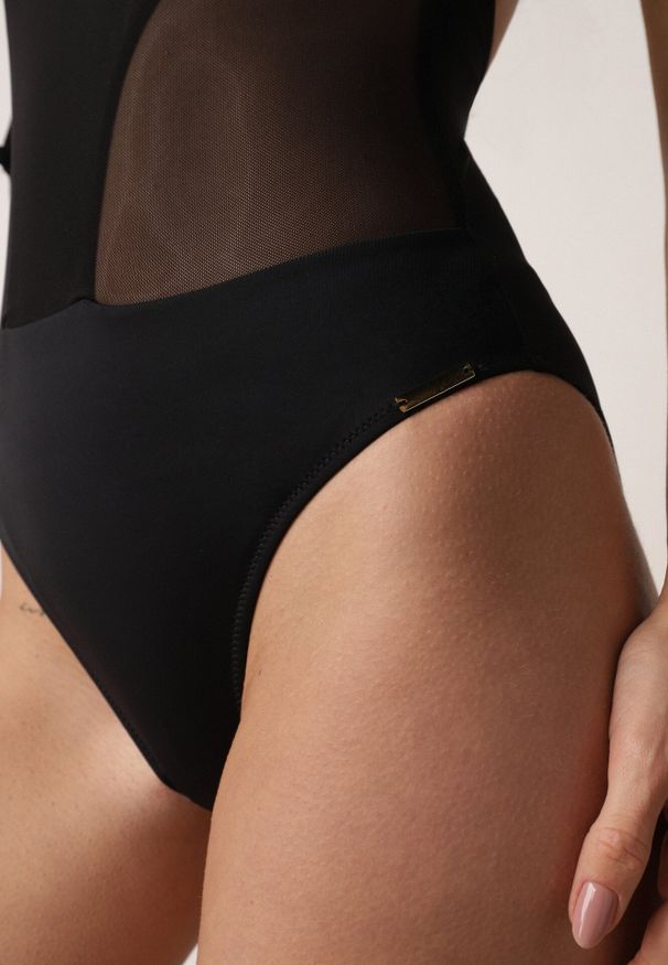 Born2be - Czarny Strój Kąpielowy Jednoczęściowy z Siateczkowymi Panelami Thelona. Kolor: czarny