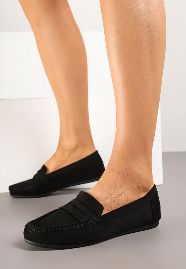 Renee - Czarne Mokasyny z Ozdobnymi Przeszyciami Rivgis. Okazja: na co dzień. Kolor: czarny. Materiał: jeans. Styl: casual, elegancki
