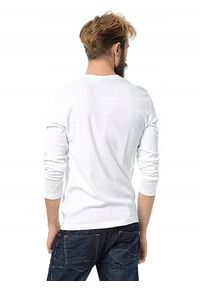 Mustang - MUSTANG Slv Rib Crew Tee MĘSKA KOSZULKA Z DŁUGIM RĘKAWEM LONGSLEEVE BASIC WHITE 6864 1059 200. Długość rękawa: długi rękaw. Długość: długie