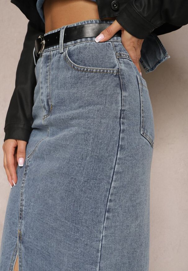 Renee - Granatowa Ołówkowa Spódnica Jeansowa z Ozdobnym Rozcięciem Lefrana. Kolor: niebieski. Materiał: jeans. Styl: elegancki