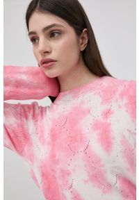 Pinko Sweter damski kolor biały lekki. Okazja: na co dzień. Kolor: różowy. Materiał: włókno, dzianina. Długość rękawa: długi rękaw. Długość: długie. Styl: casual #5