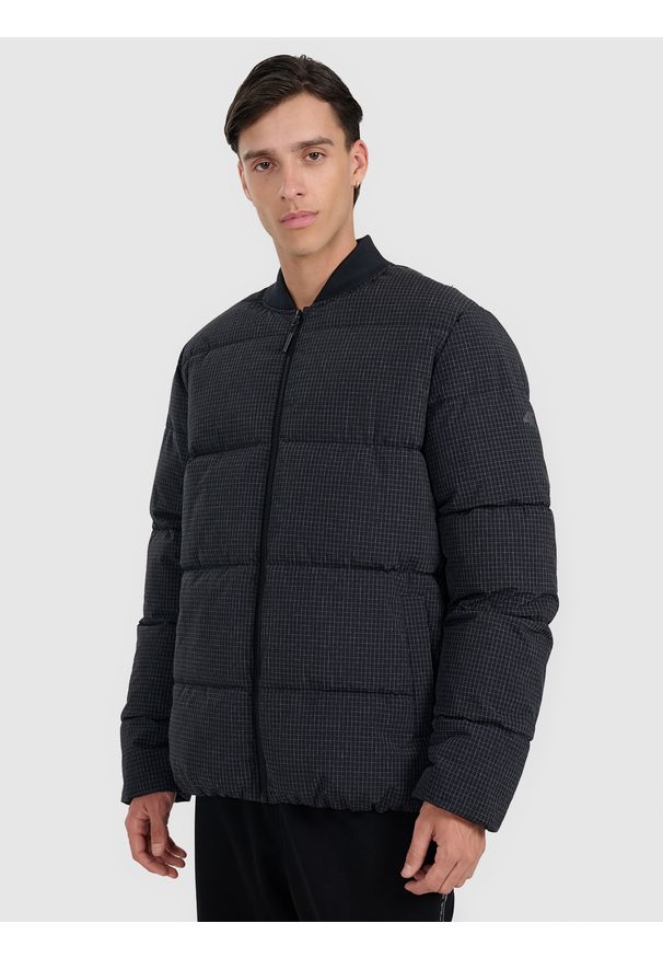 4f - 4F Kurtka puchowa z wypełnieniem syntetycznym męska - czarna XXL. Okazja: na co dzień. Kolor: czarny. Materiał: puch, syntetyk. Wzór: gładki. Sezon: zima. Styl: casual, klasyczny