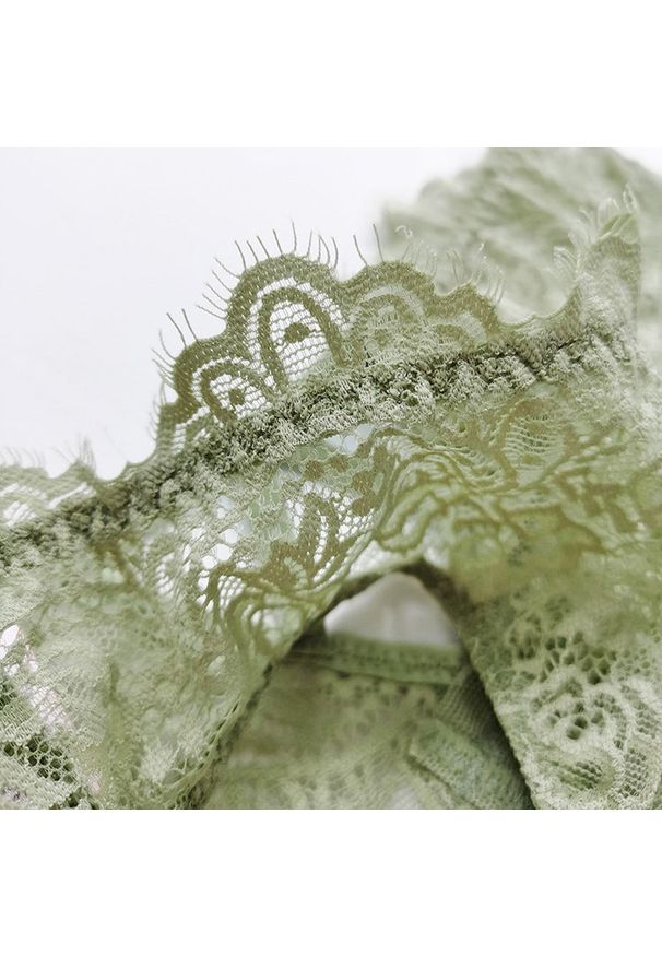 Intica - Stringi koronkowe z ozdobną gumką Lebbie. Kolor: szary. Materiał: koronka. Wzór: koronka