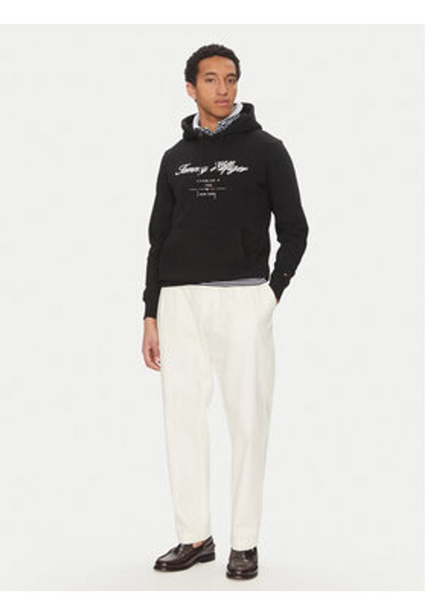 TOMMY HILFIGER - Tommy Hilfiger Bluza Script Logo MW0MW33631 Czarny Regular Fit. Kolor: czarny. Materiał: bawełna