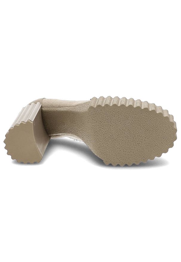 Beżowe Półbuty Carinii Eleganckie Skórzane Buty Damskie. Okazja: na randkę, na co dzień. Zapięcie: bez zapięcia. Kolor: beżowy. Materiał: skóra. Szerokość cholewki: normalna. Obcas: na obcasie. Styl: elegancki. Wysokość obcasa: średni