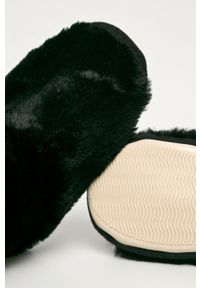Flip*Flop - Kapcie Yeti. Nosek buta: okrągły. Kolor: czarny. Materiał: guma #4