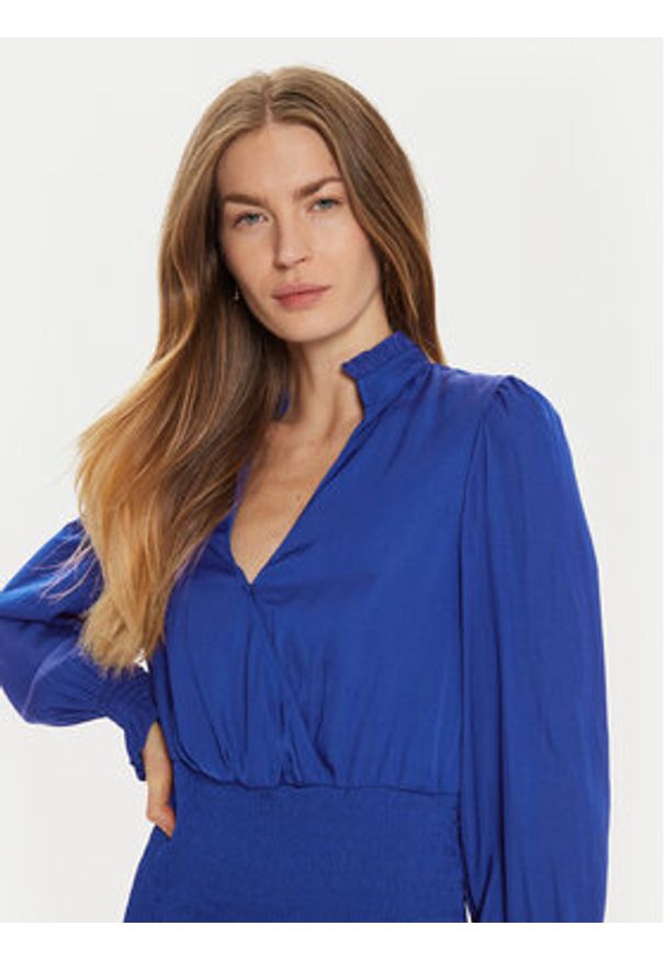 Morgan Sukienka codzienna 242-RCLAP Niebieski Regular Fit. Okazja: na co dzień. Kolor: niebieski. Materiał: syntetyk. Typ sukienki: proste. Styl: casual