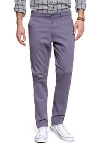 Wrangler - WRANGLER SPODNIE MĘSKIE CHINO CADET PURPLE W16LR333P. Materiał: materiał