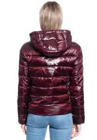 Wrangler - KURTKA DAMSKA WRANGLER SHORT PUFFER TAWNY PORT W4N1V0X7O. Materiał: puch. Sezon: zima #4