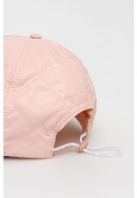 Guess czapka kolor różowy z aplikacją. Kolor: różowy. Wzór: aplikacja #4