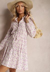 Renee - Fioletowo-Beżowa Koszulowa Sukienka z Bawełny z Geometrycznym Wzorem Vearil. Kolor: fioletowy. Materiał: bawełna. Wzór: geometria. Typ sukienki: koszulowe