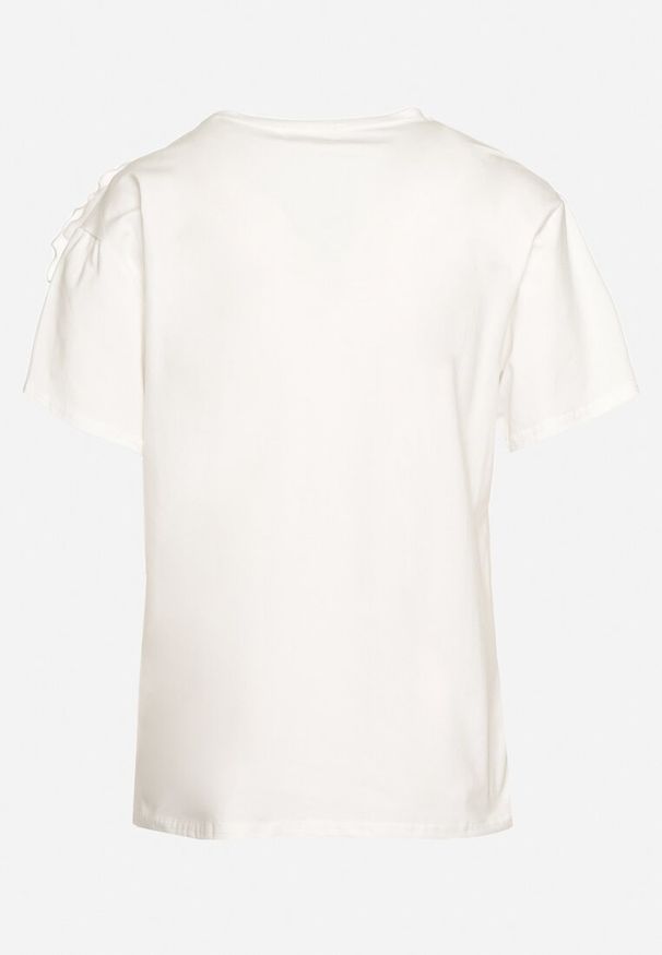 Born2be - Biały T-shirt Koszulka z Krótkim Rękawem i Aplikacją w Kształcie Kwiatu Nestairis. Kolor: biały. Długość rękawa: krótki rękaw. Długość: krótkie. Wzór: aplikacja, kwiaty. Styl: klasyczny