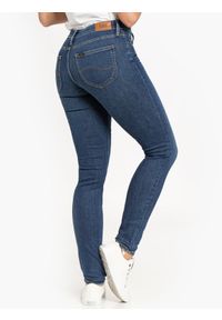 Lee - LEE SCARLETT DAMSKIE SPODNIE JEANSOWE JEANSY DARK ULRICH L526DUIY