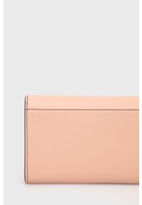 Furla portfel skórzany Primula Continental damski kolor różowy. Kolor: różowy. Materiał: skóra. Wzór: gładki