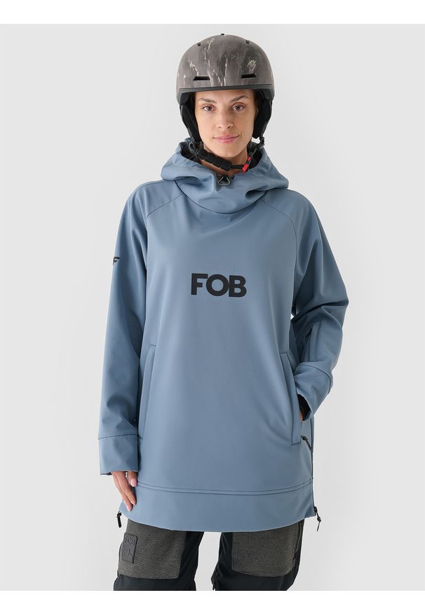 4f - 4F Bluza snowboardowa z softshellu membrana 5000 damska - granatowa XS. Typ kołnierza: kaptur. Kolor: niebieski. Materiał: dzianina, syntetyk, materiał, tkanina, elastan. Długość rękawa: raglanowy rękaw. Wzór: jednolity. Sezon: zima. Styl: sportowy. Sport: snowboard