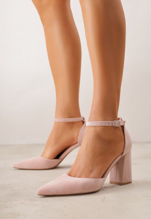 Born2be - Różowe Czółenka z Imitacji Zamszu na Słupku z Noskiem w Szpic Violetto. Okazja: na co dzień, na spotkanie biznesowe, do pracy. Zapięcie: pasek. Kolor: różowy. Materiał: zamsz. Obcas: na słupku. Styl: casual, biznesowy, elegancki, klasyczny. Wysokość obcasa: średni