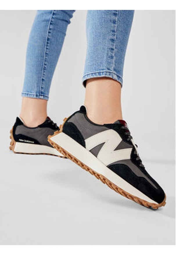 New Balance Sneakersy WS327KC Czarny. Kolor: czarny. Materiał: zamsz, skóra