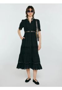 Big-Star - Sukienka damska midi z kwiatowym haftem czarna Aniela 906. Kolor: czarny. Materiał: bawełna, tkanina, koronka. Długość rękawa: krótki rękaw. Wzór: kwiaty, haft. Styl: klasyczny, elegancki. Długość: midi #1