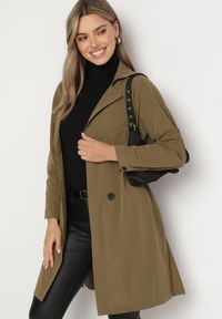 Born2be - Ciemnozielony Dwurzędowy Płaszcz z Bawełną i Regulowanymi Rękawami Ściągany z Tyłu Paskiem Mevalina. Okazja: do pracy. Kolor: zielony. Materiał: bawełna. Styl: klasyczny, elegancki #7