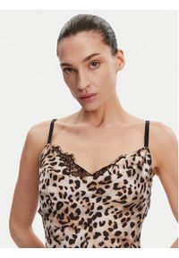 Guess Sukienka wieczorowa W5GT10 WF1T2 Brązowy Slim Fit. Kolor: brązowy. Materiał: syntetyk. Styl: wizytowy