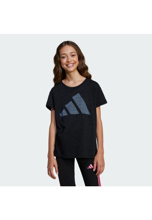 Adidas - Koszulka Essentials Kids. Kolor: biały, wielokolorowy, czarny. Materiał: materiał
