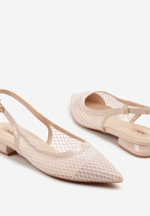 Renee - Beżowe Sandały Slingback z Siateczki ze Szpiczastym Noskiem Niloriae. Okazja: na co dzień, na spotkanie biznesowe, do pracy. Nosek buta: szpiczasty. Zapięcie: pasek. Kolor: beżowy. Materiał: jeans. Styl: biznesowy, casual