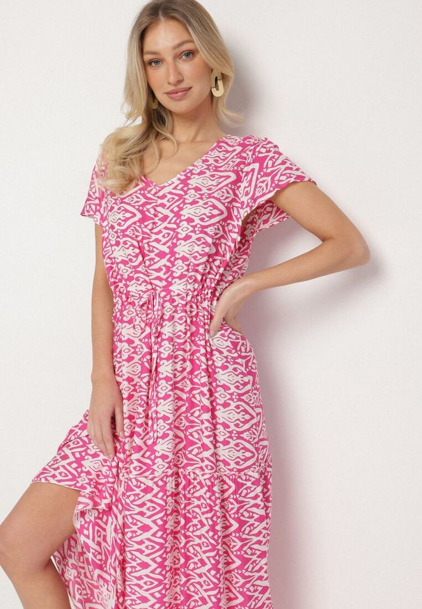 Born2be - Różowa Bawełniana Sukienka Ozdobiona Azteckim Wzorem ze Sznurkiem w Talii Orrialle. Kolor: różowy. Materiał: bawełna. Wzór: aplikacja