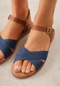 Born2be - Niebieskie Sandały VICES na Płaskiej Podeszwie z Paskiem w Kształcie X Doriven. Okazja: na co dzień, na randkę, na spacer. Zapięcie: pasek. Kolor: niebieski. Materiał: len. Sezon: lato. Obcas: na płaskiej podeszwie. Styl: casual, elegancki #7