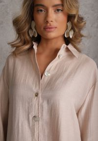 Renee - Beżowa Oversizowa Koszula z Wiskozą i Lnem z Guzikami o Różnej Wielkości Drenrya. Okazja: na co dzień. Kolor: beżowy. Materiał: wiskoza, len. Styl: casual #2